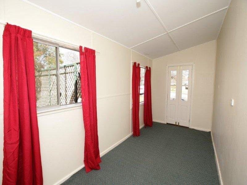28 George St, Junee NSW 2663