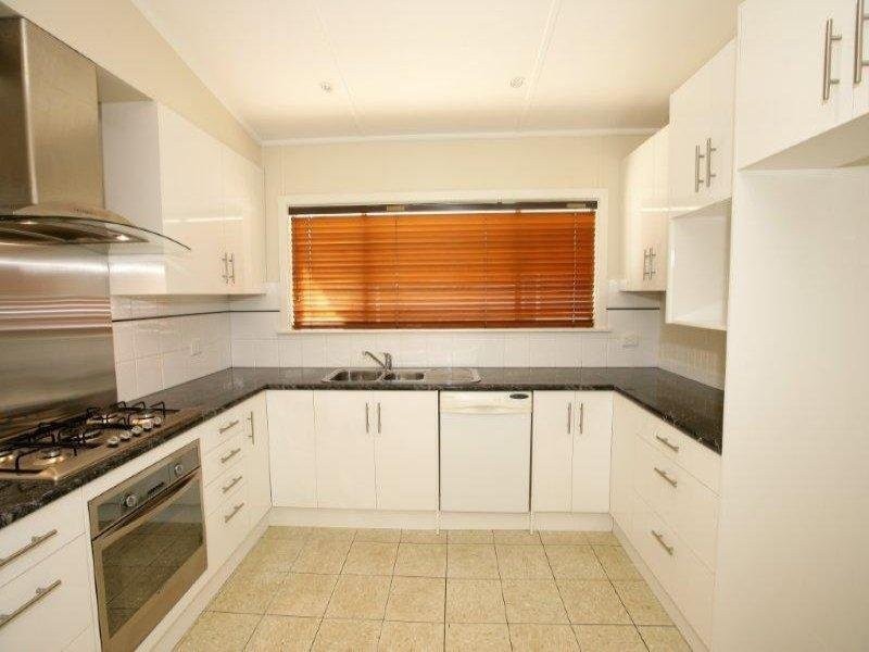 28 George St, Junee NSW 2663