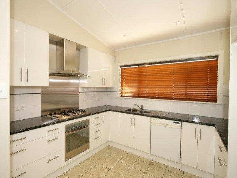 28 George St, Junee NSW 2663