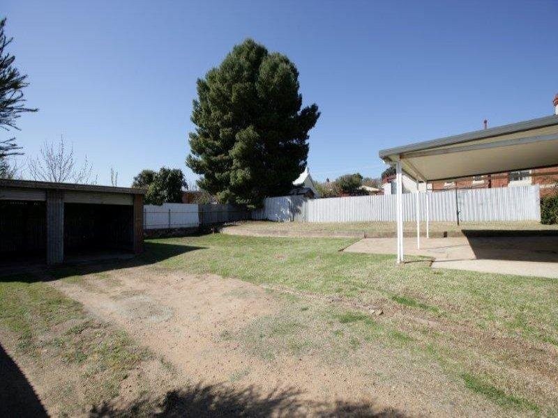 28 George St, Junee NSW 2663