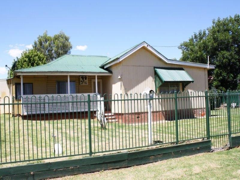 32 Ducker St, Junee NSW 2663