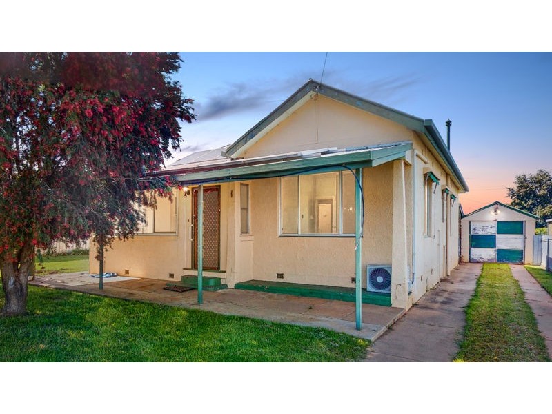 9 Lord St, Junee NSW 2663