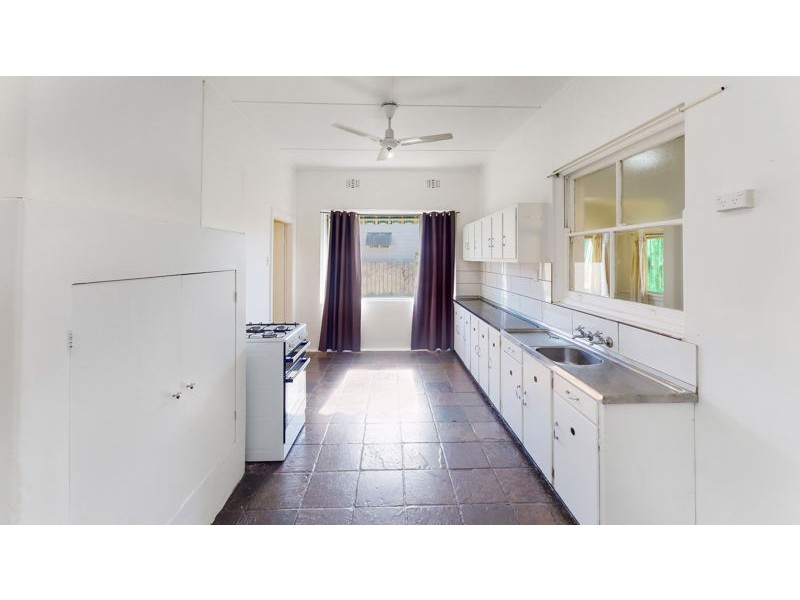 9 Lord St, Junee NSW 2663