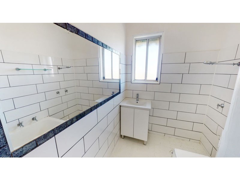 9 Lord St, Junee NSW 2663