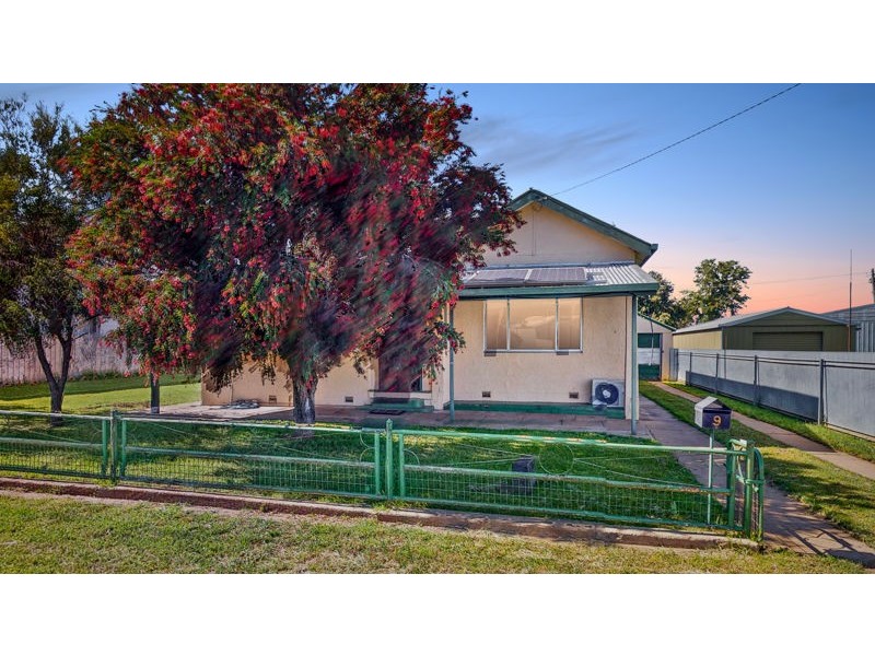 9 Lord St, Junee NSW 2663