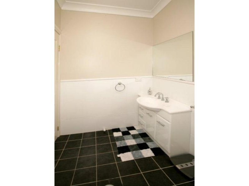 35 John Potts Dr, Junee NSW 2663
