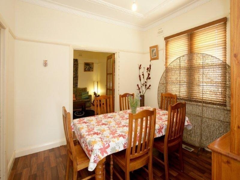 18 Denison St, Junee NSW 2663