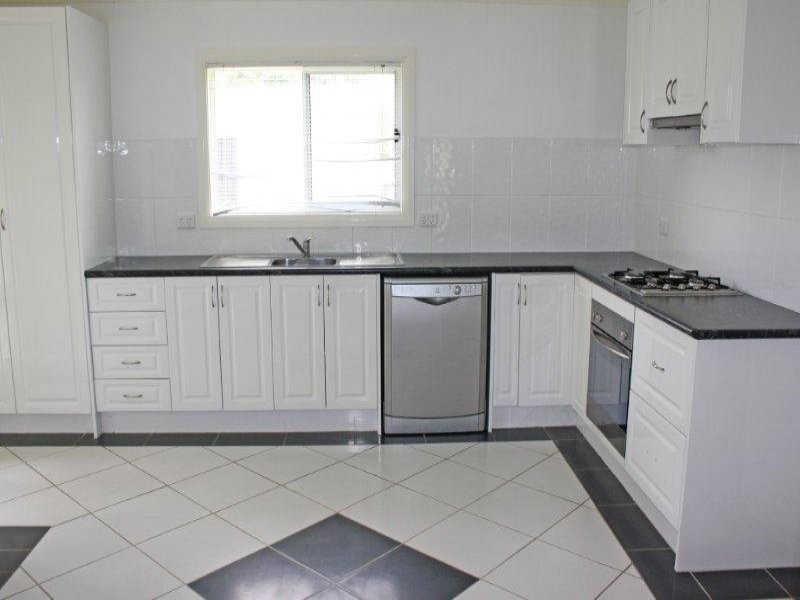 60 Regent  St, Junee NSW 2663