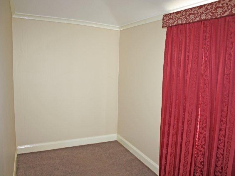 60 Regent  St, Junee NSW 2663