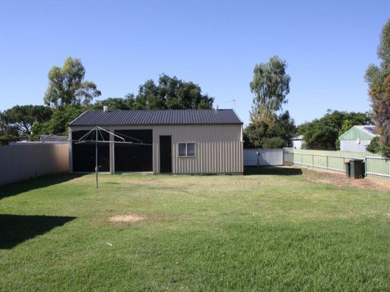 60 Regent  St, Junee NSW 2663