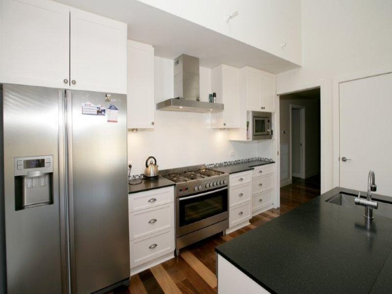 10 Loughan Rd, Junee NSW 2663