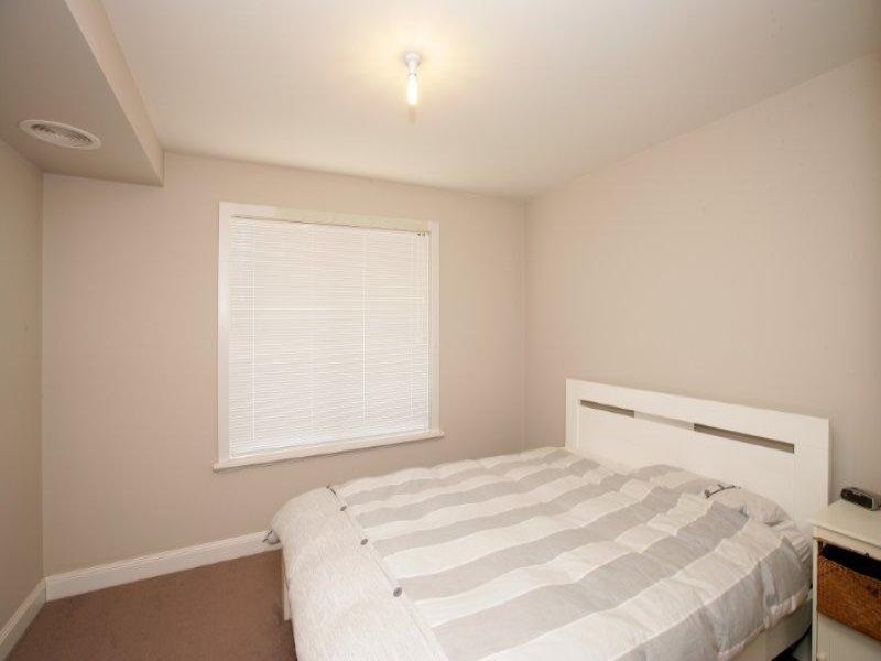 10 Loughan Rd, Junee NSW 2663