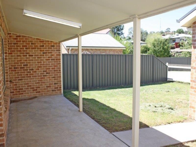 58 Bolton St, Junee NSW 2663