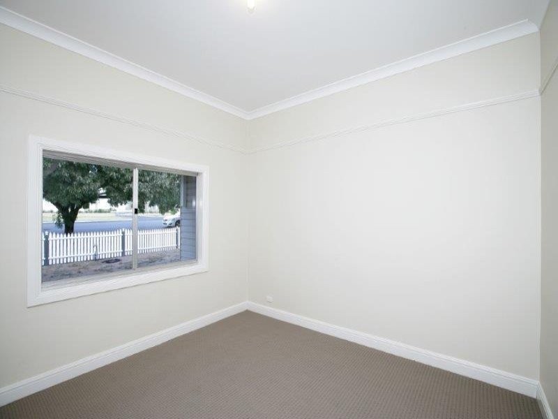 3 Commins St, Junee NSW 2663