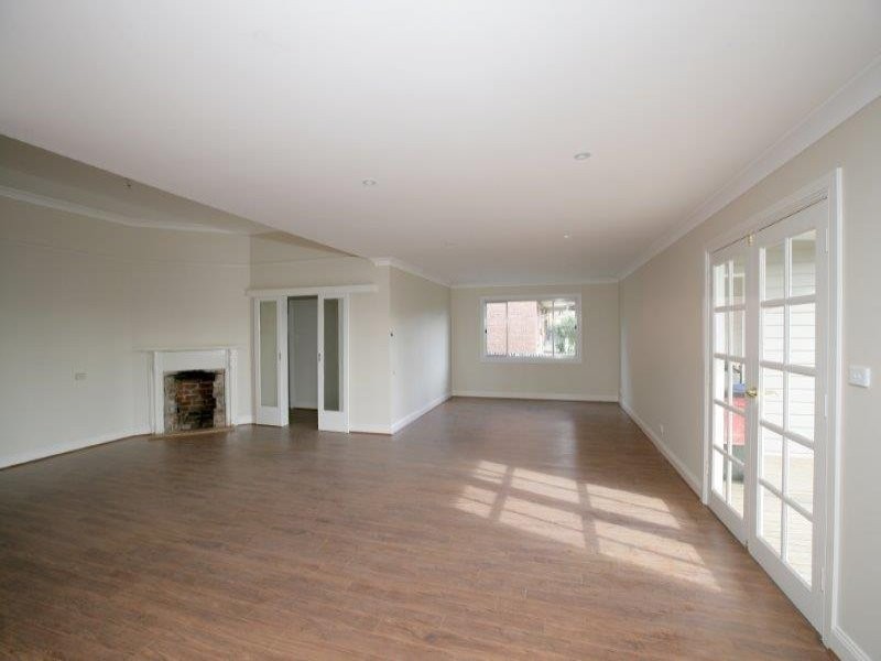 3 Commins St, Junee NSW 2663