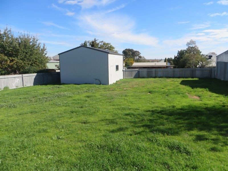 3 Commins St, Junee NSW 2663
