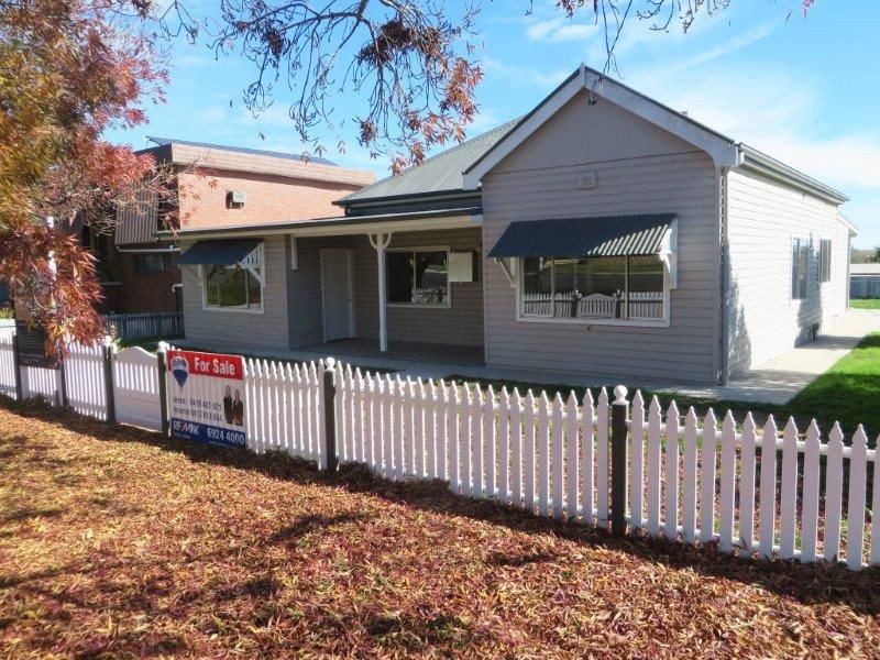 3 Commins St, Junee NSW 2663