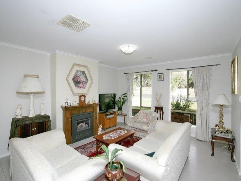 7 Church  St, Junee NSW 2663