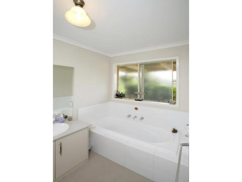 7 Church  St, Junee NSW 2663