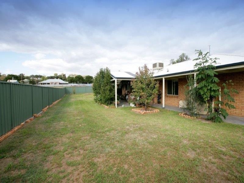 7 Church  St, Junee NSW 2663
