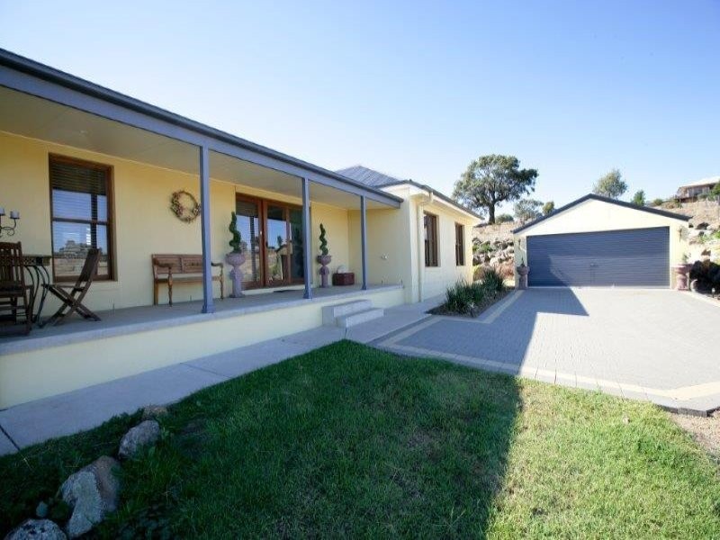 21 Kinvara Dr, Junee NSW 2663