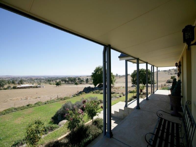 21 Kinvara Dr, Junee NSW 2663