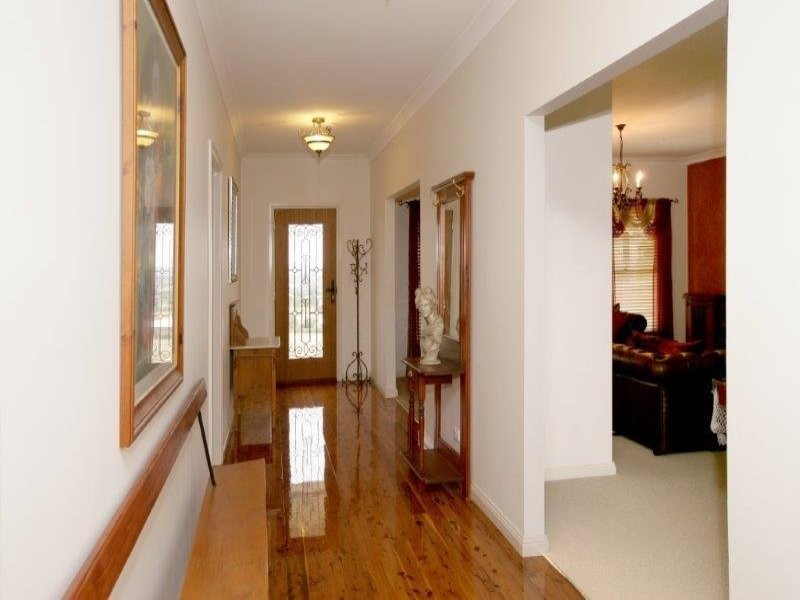 21 Kinvara Dr, Junee NSW 2663