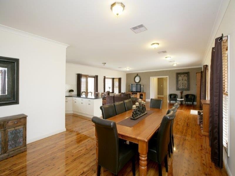 21 Kinvara Dr, Junee NSW 2663