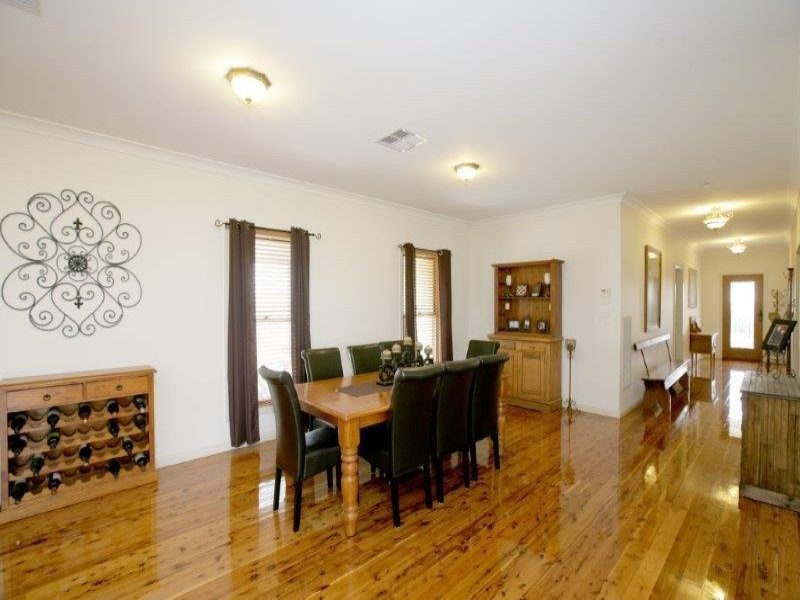 21 Kinvara Dr, Junee NSW 2663