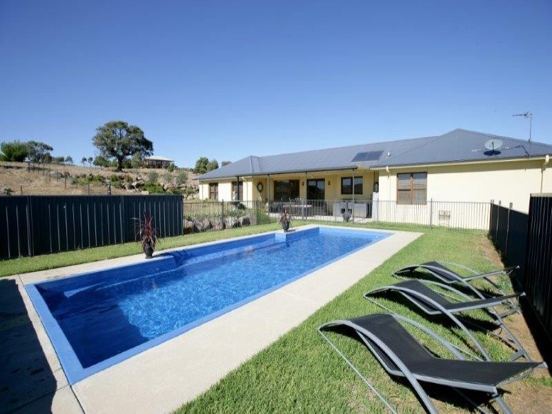 21 Kinvara Dr, Junee NSW 2663