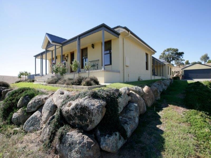 21 Kinvara Dr, Junee NSW 2663