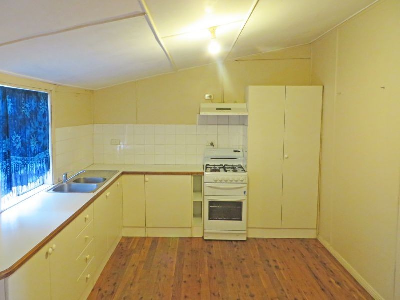 85 Regent St, Junee NSW 2663