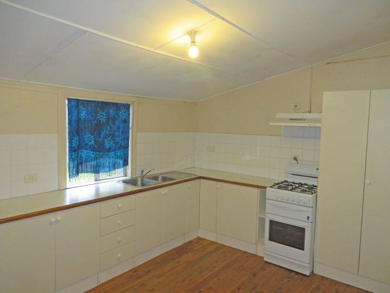 85 Regent St, Junee NSW 2663