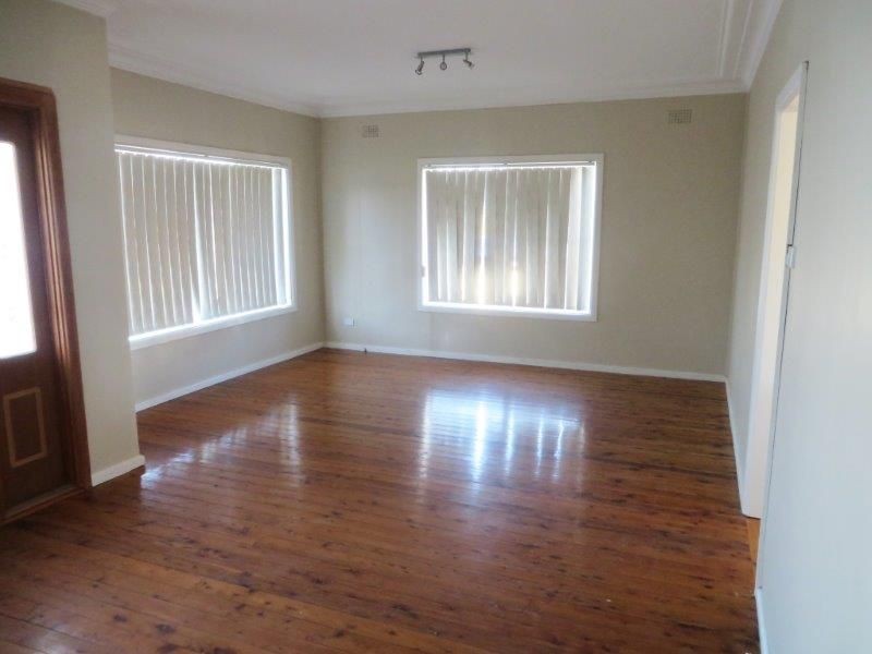 32 William Street, Junee NSW 2663