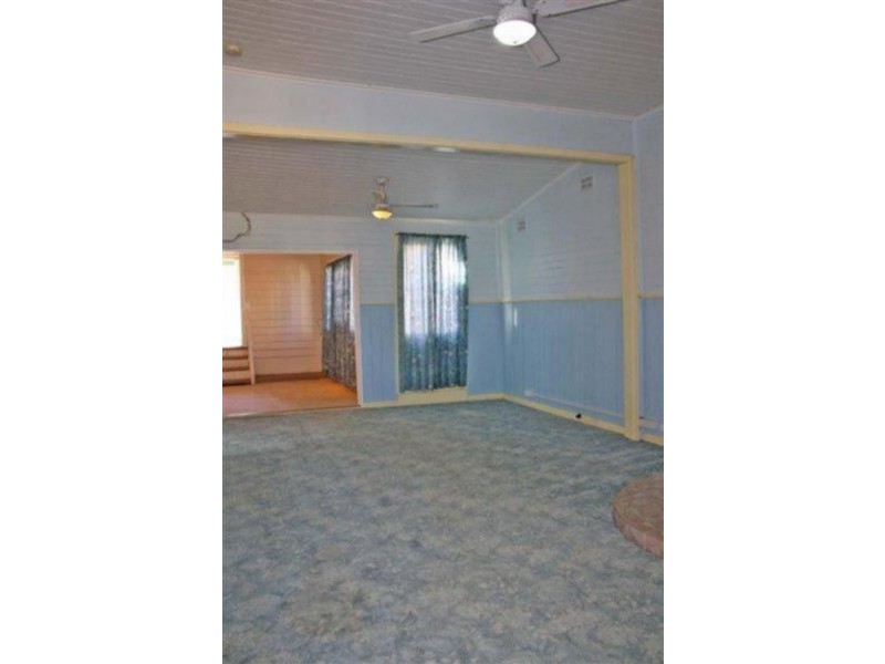 8 Stewart St, Junee NSW 2663