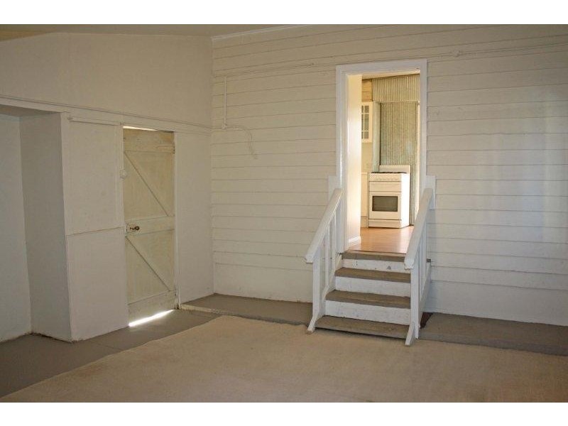 8 Stewart St, Junee NSW 2663