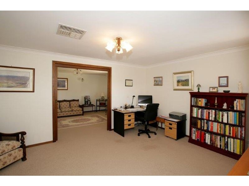 15 Cross St, Junee NSW 2663