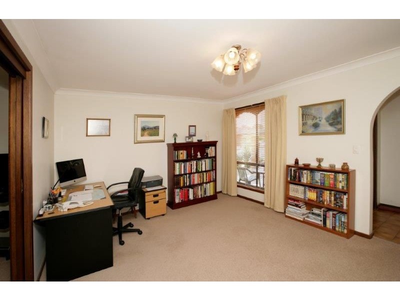 15 Cross St, Junee NSW 2663
