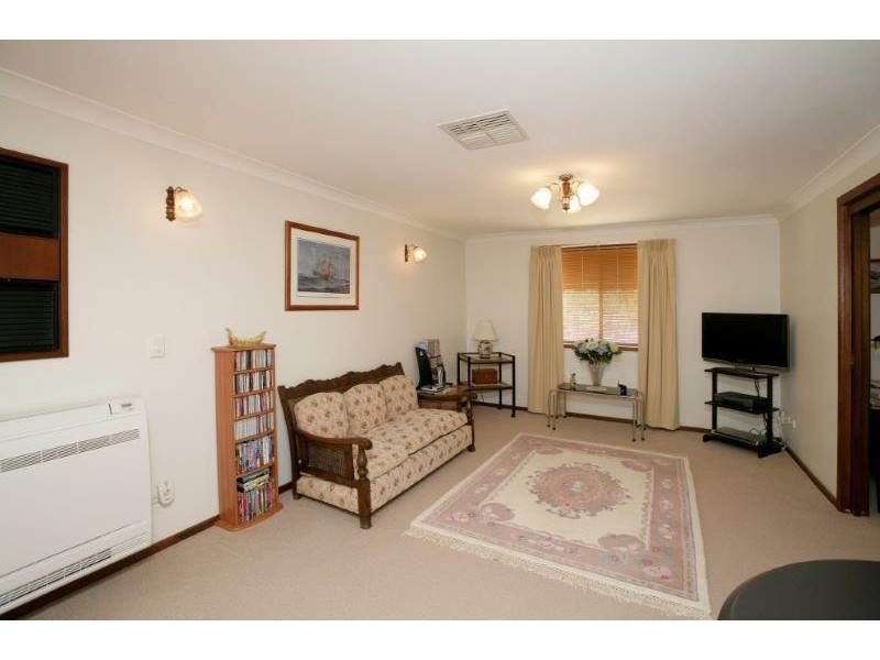 15 Cross St, Junee NSW 2663