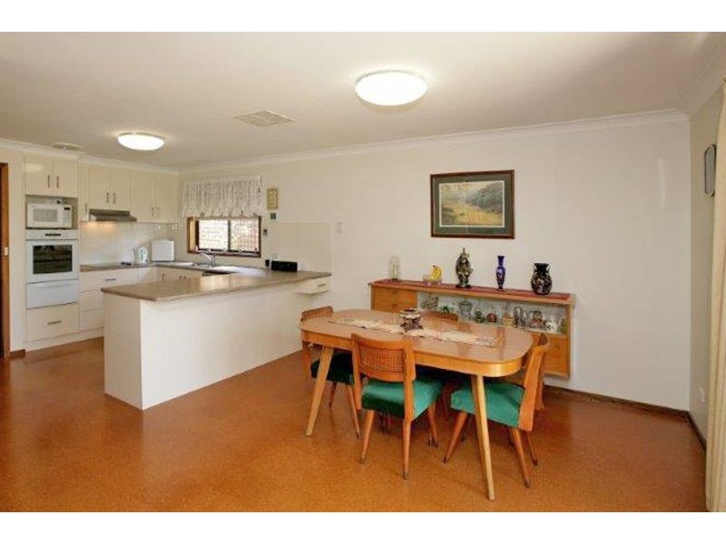 15 Cross St, Junee NSW 2663