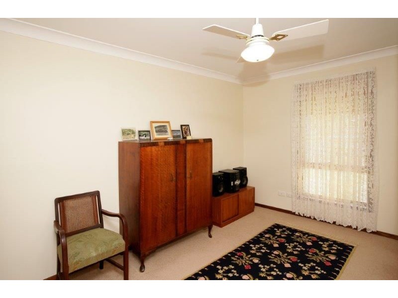 15 Cross St, Junee NSW 2663