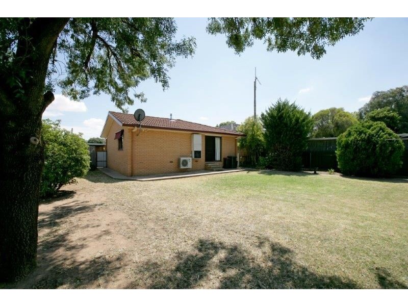 15 Cross St, Junee NSW 2663