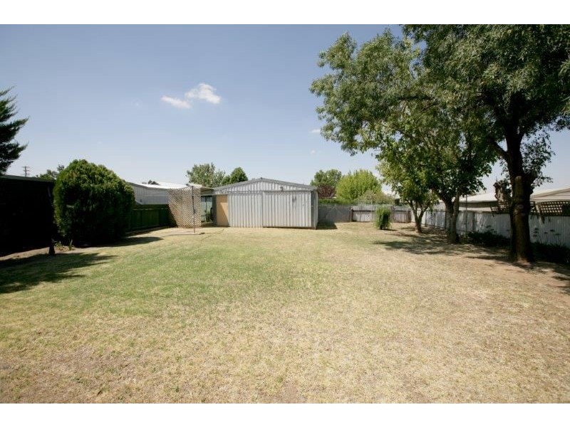 15 Cross St, Junee NSW 2663