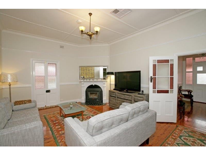54 Commins St, Junee NSW 2663