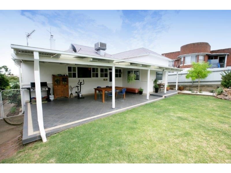 54 Commins St, Junee NSW 2663
