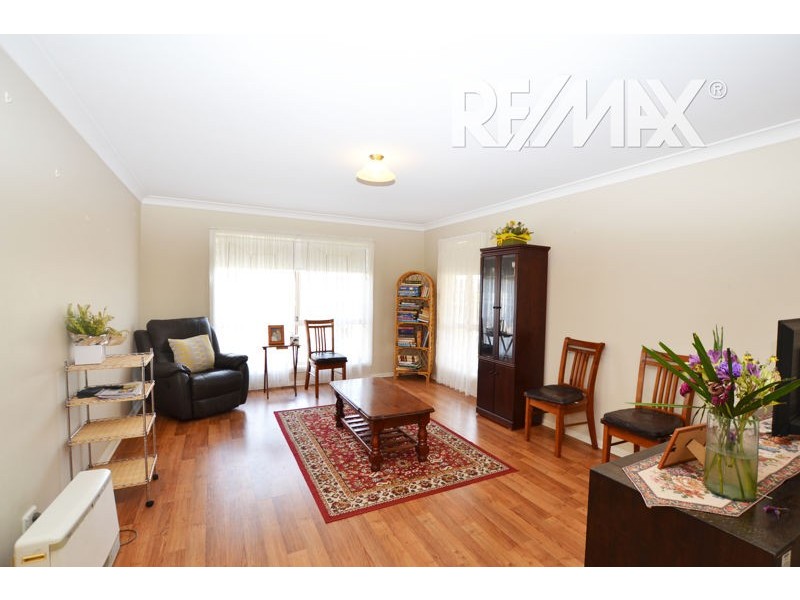 27 Acacia Place, Junee NSW 2663