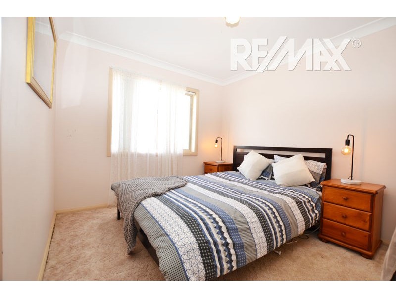 27 Acacia Place, Junee NSW 2663