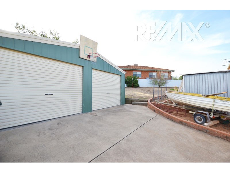 27 Acacia Place, Junee NSW 2663