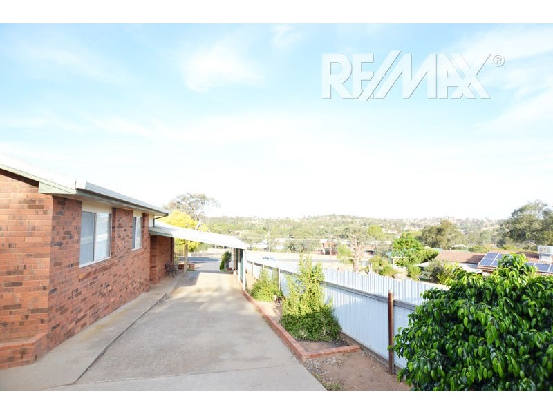 27 Acacia Place, Junee NSW 2663