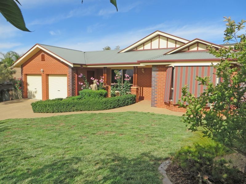 2/1 Kincora Pl, Bourkelands NSW 2650